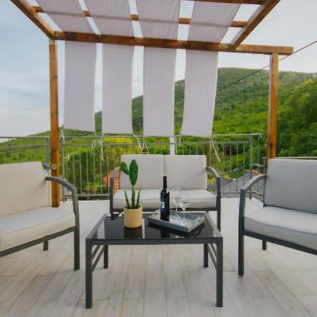 Tranquil Getaway With Pool And Garden Prapatnica