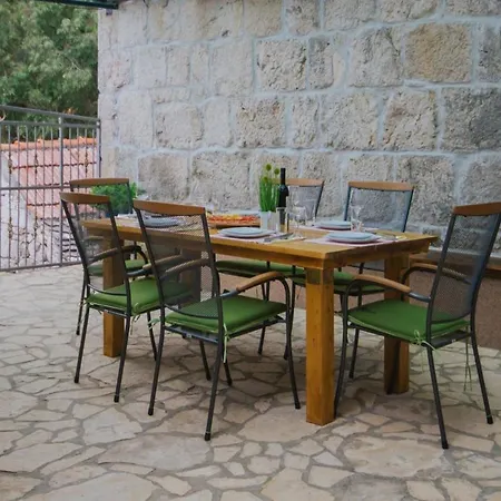 Tranquil Getaway With Pool And Garden * Prapatnica